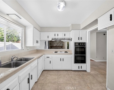 2300 Camino Escondido - Photo Thumbnail 9