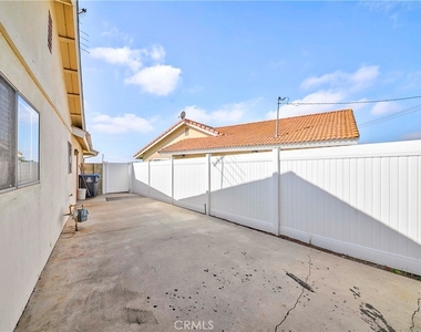 2300 Camino Escondido - Photo Thumbnail 26