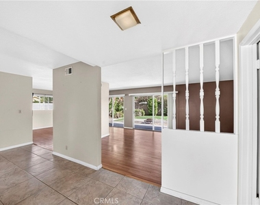 2300 Camino Escondido - Photo Thumbnail 2