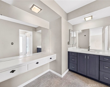 2300 Camino Escondido - Photo Thumbnail 14