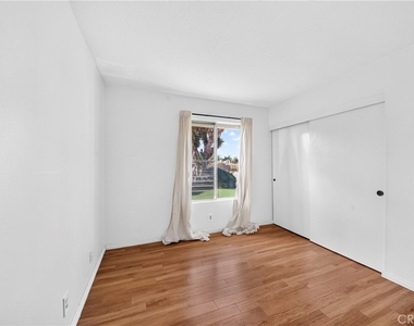 2300 Camino Escondido - Photo Thumbnail 24