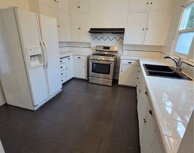525 E Church Street - Photo Thumbnail 4