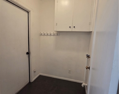 525 E Church Street - Photo Thumbnail 8
