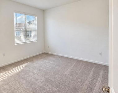 26621 Viola Way - Photo Thumbnail 10