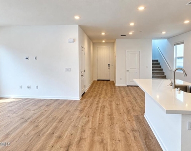 26621 Viola Way - Photo Thumbnail 6