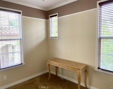 313 Tall Oak - Photo Thumbnail 11