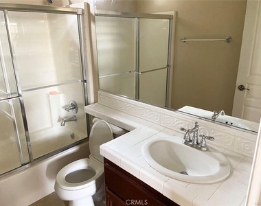 313 Tall Oak - Photo Thumbnail 12