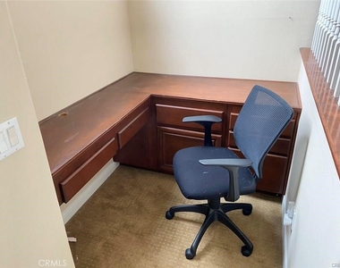 313 Tall Oak - Photo Thumbnail 6