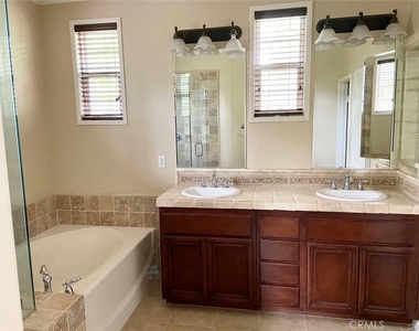313 Tall Oak - Photo Thumbnail 9