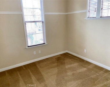 313 Tall Oak - Photo Thumbnail 10