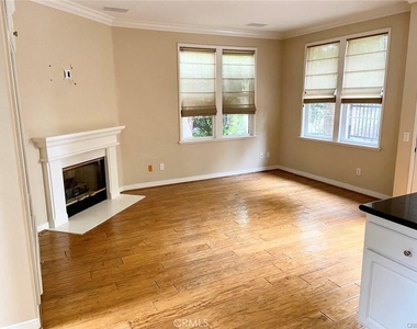 313 Tall Oak - Photo Thumbnail 3