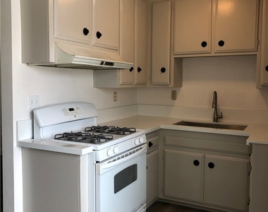 312 10th Street - Photo Thumbnail 9
