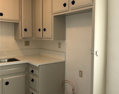 312 10th Street - Photo Thumbnail 8