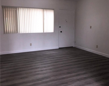 312 10th Street - Photo Thumbnail 5