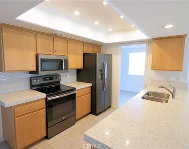 9972 Spinnaker Drive - Photo Thumbnail 3