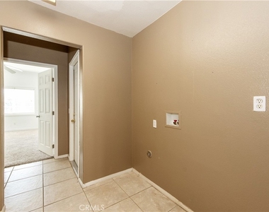 7182 Wild Lilac Court - Photo Thumbnail 17
