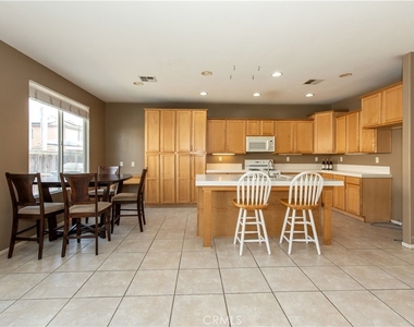 7182 Wild Lilac Court - Photo Thumbnail 4