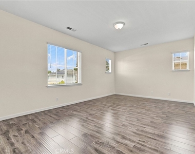 212 Summit Vista - Photo Thumbnail 33