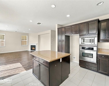 212 Summit Vista - Photo Thumbnail 11