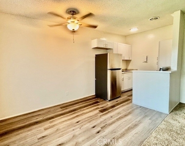 1820 W Sallie - Photo Thumbnail 12