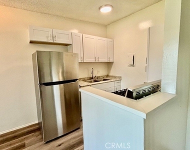 1820 W Sallie - Photo Thumbnail 11