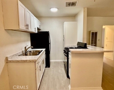 1810 W Sallie - Photo Thumbnail 10