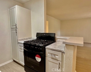 1810 W Sallie - Photo Thumbnail 12