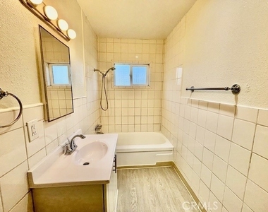 1810 W Sallie - Photo Thumbnail 13