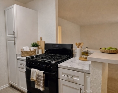 1810 W Sallie - Photo Thumbnail 4