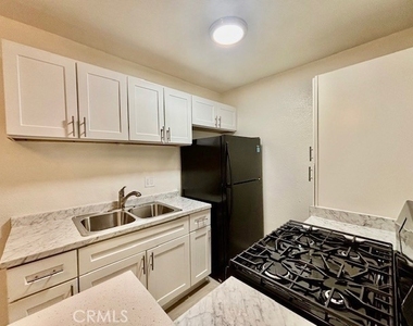 1810 W Sallie - Photo Thumbnail 11