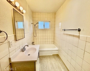 1810 W Sallie - Photo Thumbnail 13