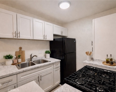 1810 W Sallie - Photo Thumbnail 5