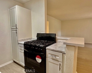 1810 W Sallie - Photo Thumbnail 12