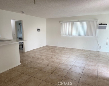 685 E Vista Chino - Photo Thumbnail 9