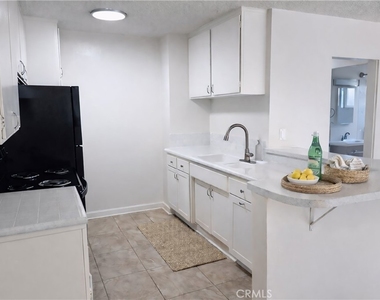 685 E Vista Chino - Photo Thumbnail 5