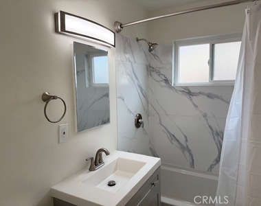 685 E Vista Chino - Photo Thumbnail 18