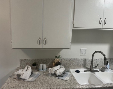 686 E Cottonwood Road - Photo Thumbnail 14