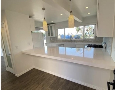 577 Ramona - Photo Thumbnail 15