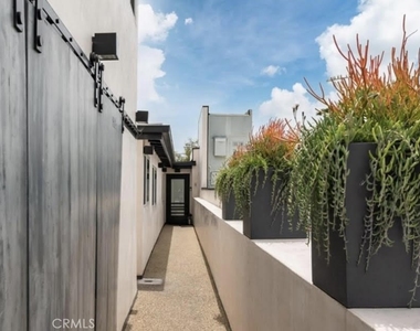 577 Ramona - Photo Thumbnail 1