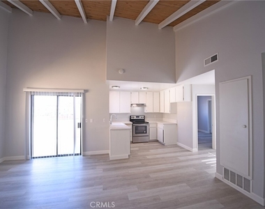 2264 Pamela Lane - Photo Thumbnail 3