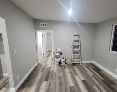 2219 Kern St - Photo Thumbnail 2