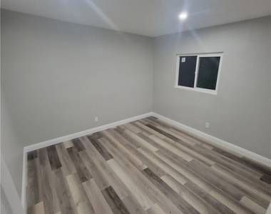 2219 Kern St - Photo Thumbnail 4