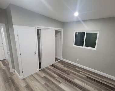 2219 Kern St - Photo Thumbnail 8