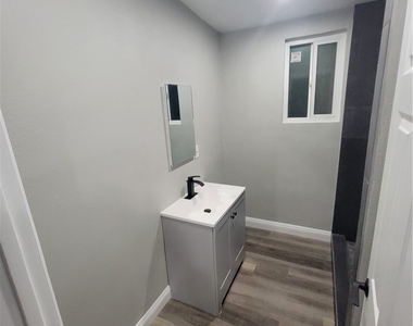 2219 Kern St - Photo Thumbnail 9