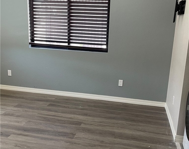 39559 Oak Cliff Drive - Photo Thumbnail 7