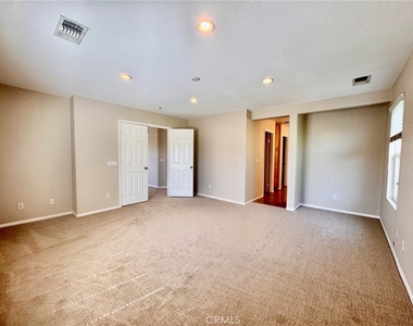 334 N Placer Privado - Photo Thumbnail 9