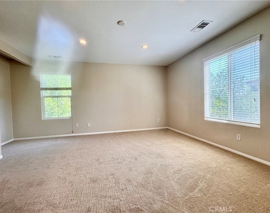 334 N Placer Privado - Photo Thumbnail 8