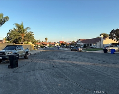 1148 N Elmwood Avenue - Photo Thumbnail 11