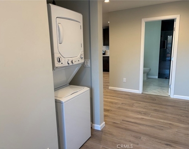 1148 N Elmwood Avenue - Photo Thumbnail 10