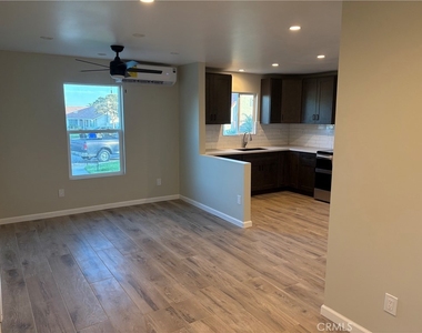 1148 N Elmwood Avenue - Photo Thumbnail 3